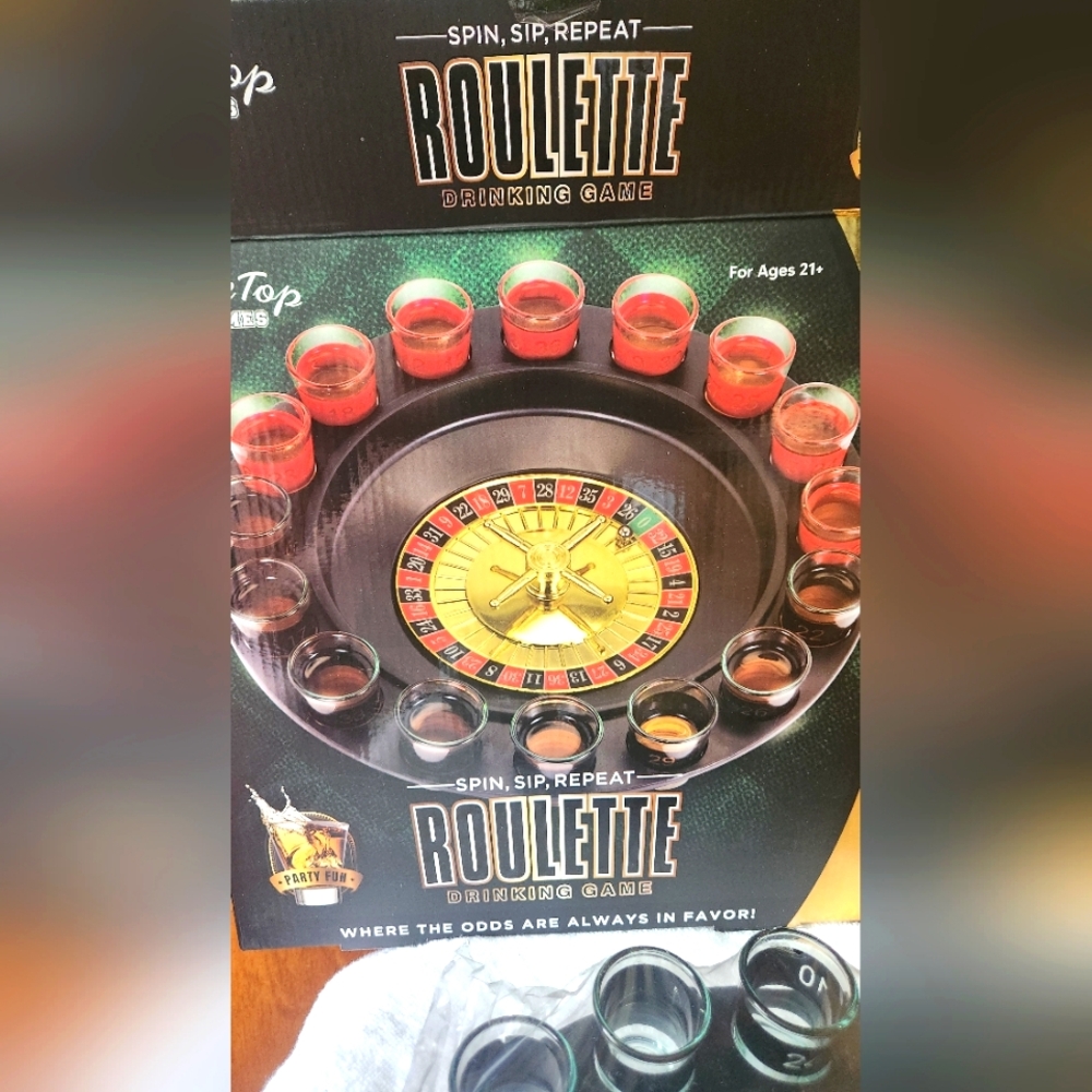 Roulette Drinking Game Set with 16 Shot Glasses- NIB